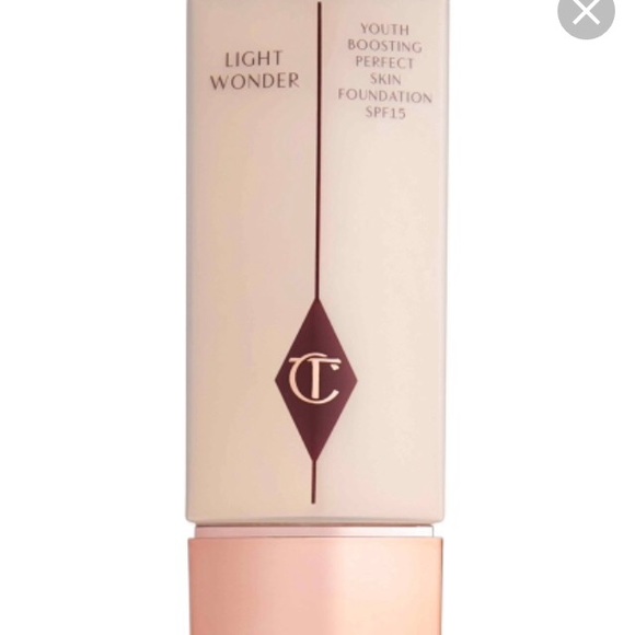Charlotte Tilbury Other - Charlotte Tilbury Light Wonder Foundation